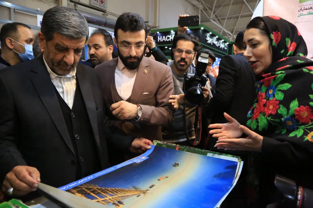 بازدید وزیر میراث‌فرهنگی، گردشگری و صنایع دستی از بخش نمایشگاهی استان گلستان در نمایشگاه گردشگری