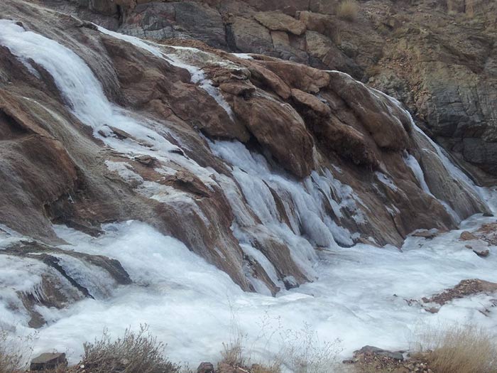 آبشار سفيده ندوشن پديده ای جذاب در استان يزد/ معجزه‌ای طبیعی در قلب کویر
