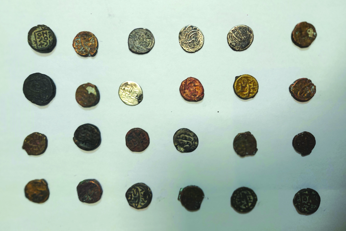 کشف‌و‌ضبط سکه‌های تاریخی در فرودگاه بندرعباس