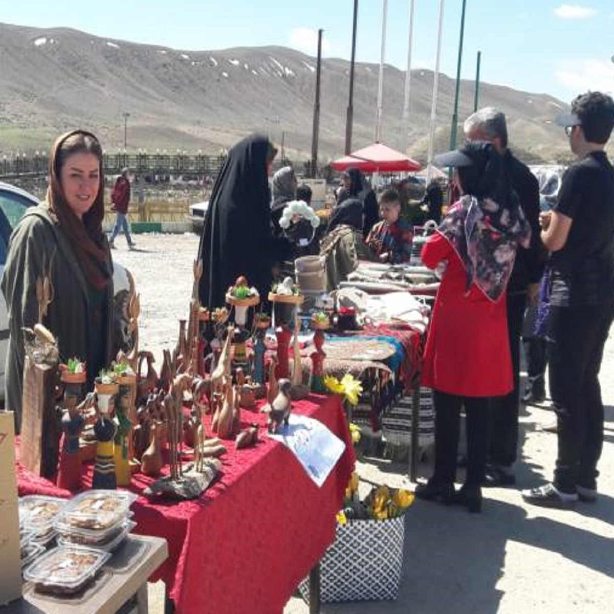 برپایی بازارچه صنایع‌دستی نوروز در فیروزکوه