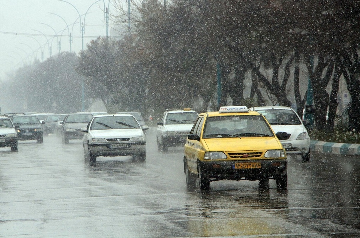 رگبار و رعد و برق در غالب نقاط کشور/ خلیج فارس و دریای خزر مواج می‌شود