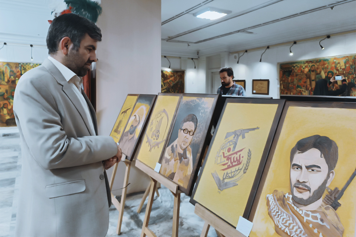 نمایشگاه ترویج و توسعه فرهنگ ایثار و شهادت در هنر صنایع‌دستی استان‌تهران