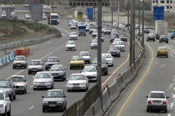 تردد بیش از ۷ میلیون خودرو در جاده‌های همدان