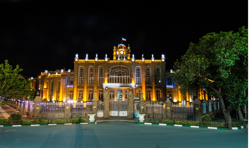دومین ساعت کوکی جهان در قلب تبریز جا خوش کرده است/ تیک تاک خاطرات قدیمی در ساختمان شهرداری