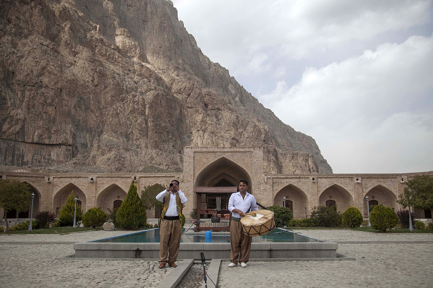 بیستون میزبان جشنواره بزرگ نوروزی است/ صخره‌نوردی و پرواز با بالن در جشن نوروز کرمانشاه