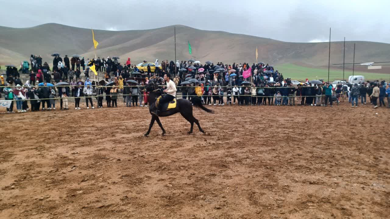 برگزاری جشنواره اسب کُرد در دهکده سازهای سنتی ایران