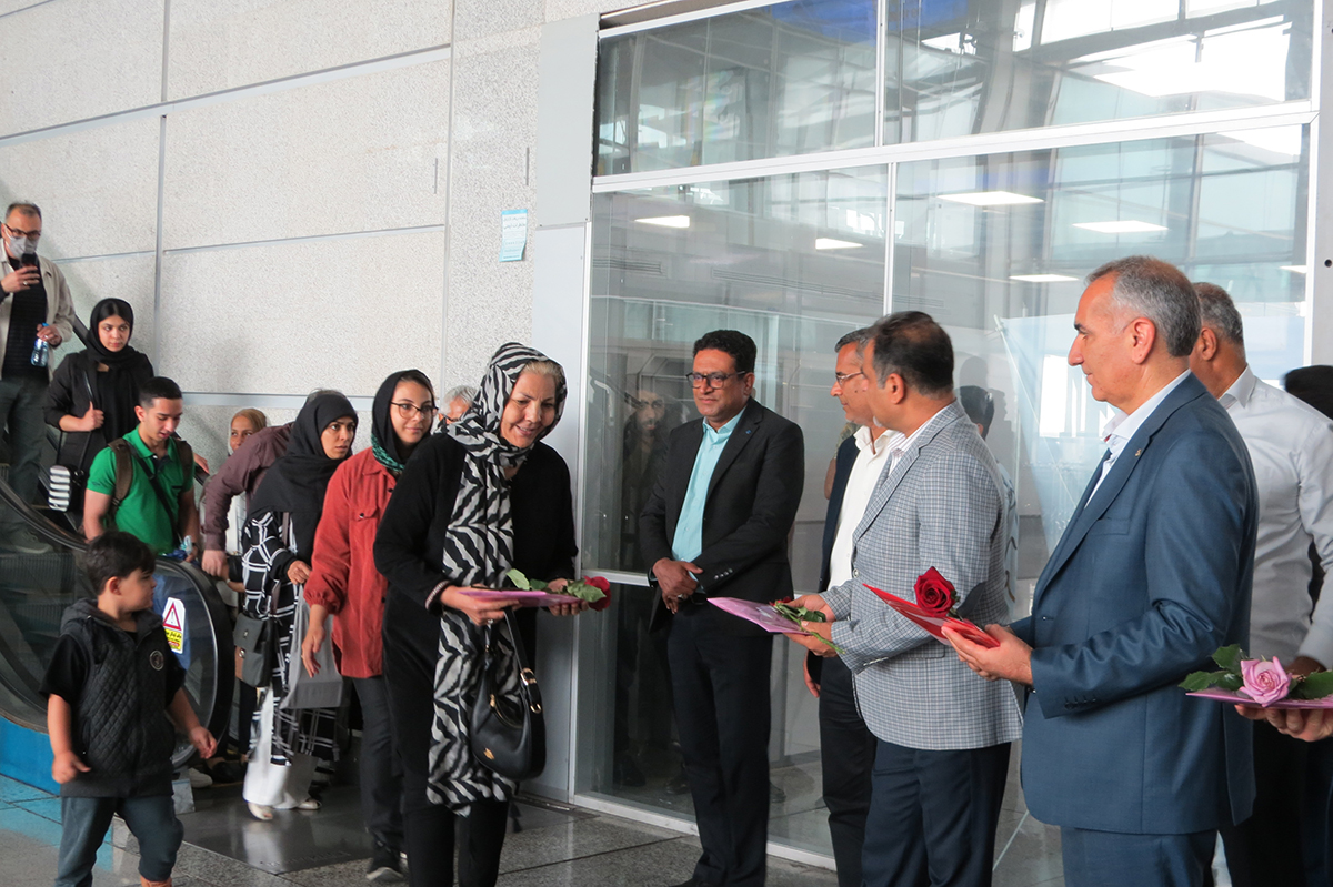 استقبال از مسافران و گردشگران نوروزی در فرودگاه بندرعباس