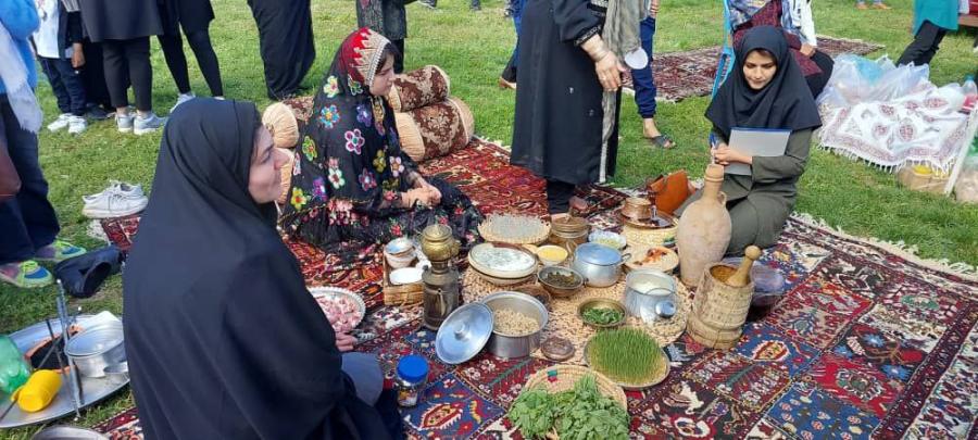 سومین جشنواره غذاهای محلی ایرانی در قلعه‌تل خوزستان برگزار شد