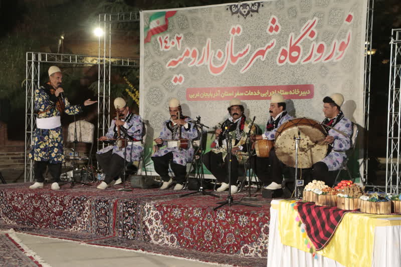 جشنواره سنتی، آیینی نوروزی اقوام ایرانی در آذربایجان غربی برگزار شد