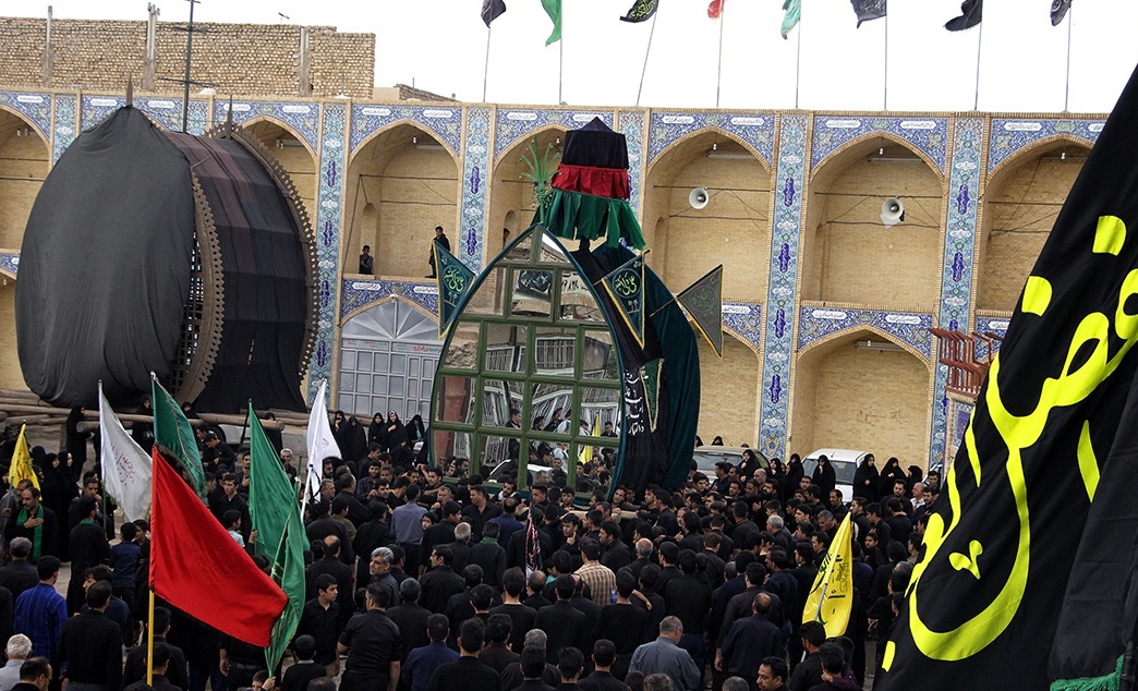 آیین سنتی نخل گردانی شهادت حضرت علی (ع) در زارچ استان یزد