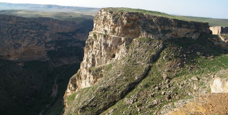 «دره شاهان ایران» در کجا قرار دارد؟/ با کهن‌ترین کتیبه صخره‌ای ایران آشنا شوید