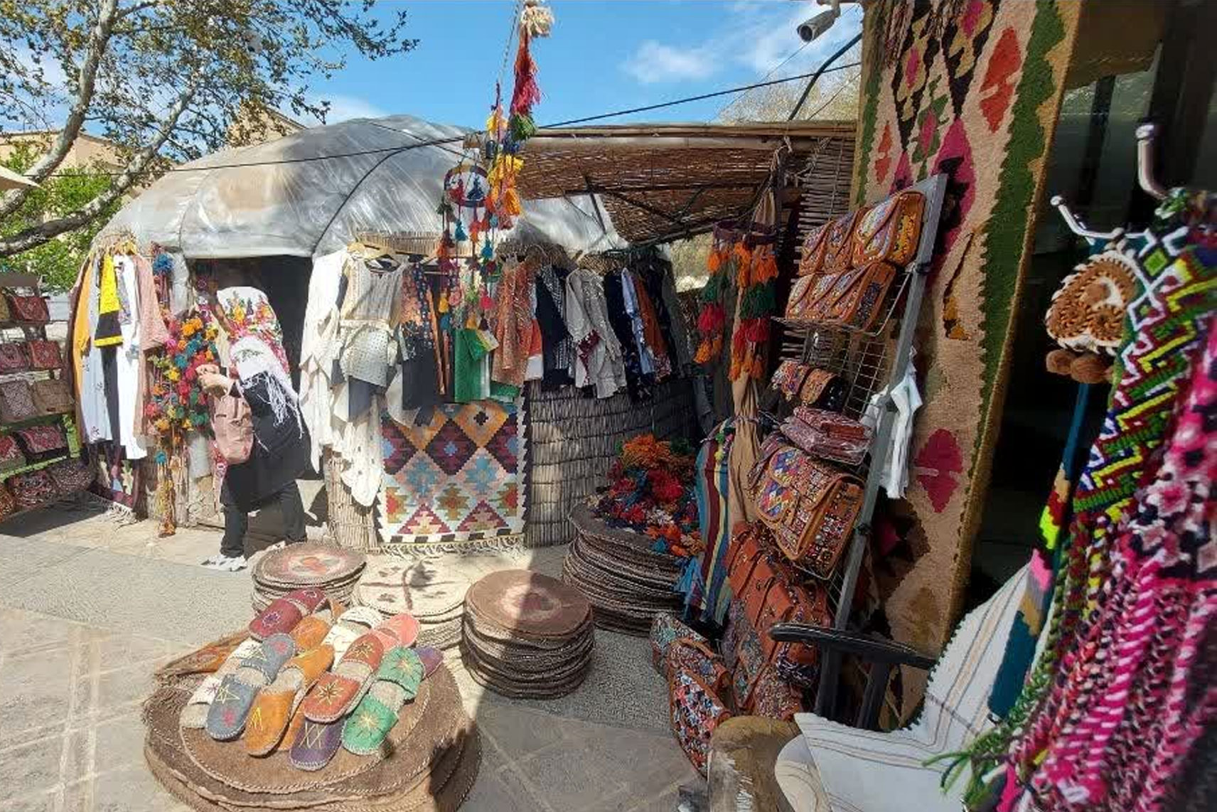 تسهیلات خرید صنایع‌دستی در بازارچه‌های نوروزی، راهی برای توسعه پایدار