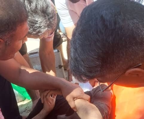 نجات جان یک گردشگر توسط امدادگران هلال‌احمر شهرستان کهگیلویه