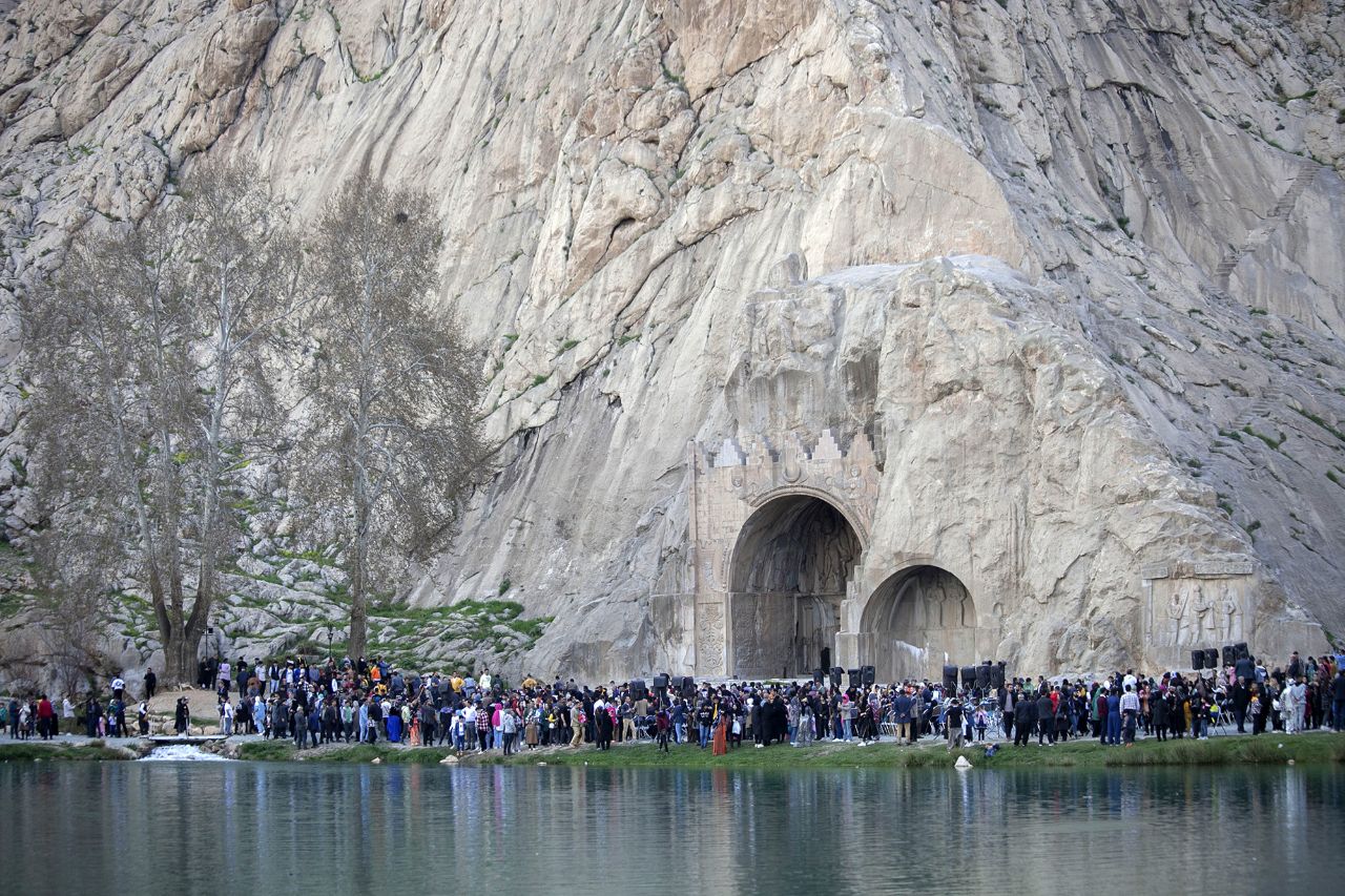 اسکان ۳۲۳ هزار میهمان نوروزی در کرمانشاه/ ۲ میلیون و ۲۰۰ هزار نفر از جاذبه‌های استان بازدید کردند