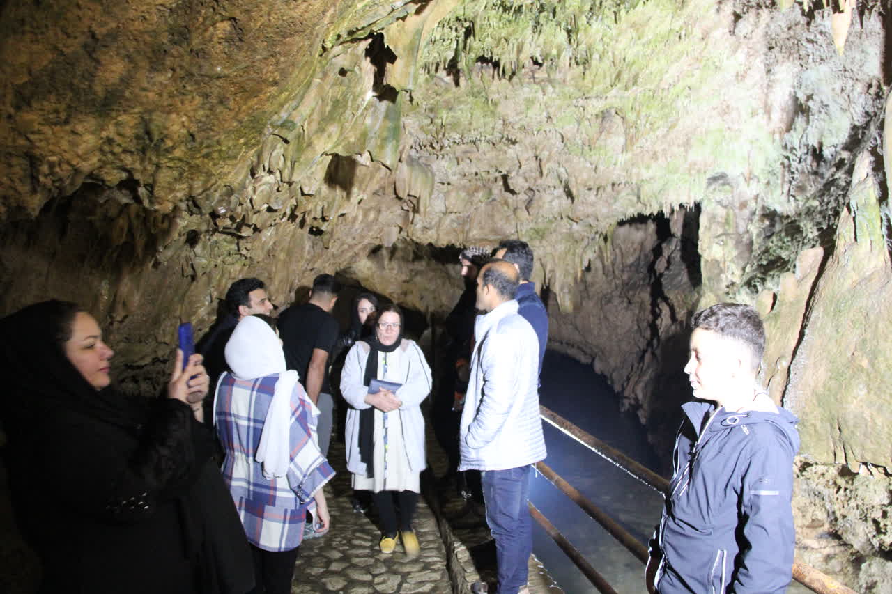 غار قوری قلعه میزبان گردشگران نوروزی