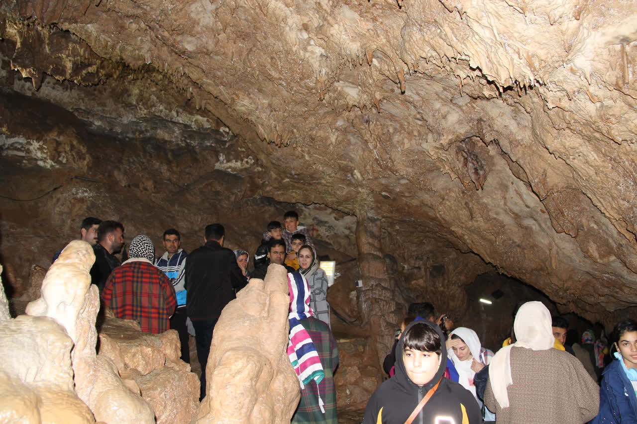 روزانه 3 هزار گردشگر از غار قوری قلعه کرمانشاه بازدید می‌کنند
