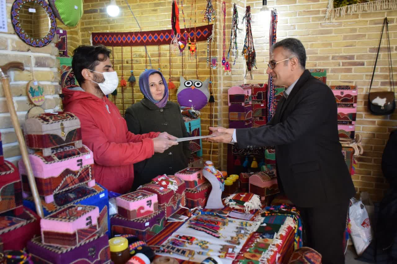 استقبال مسافران نوروزی از آثار صنعتگران کردستانی