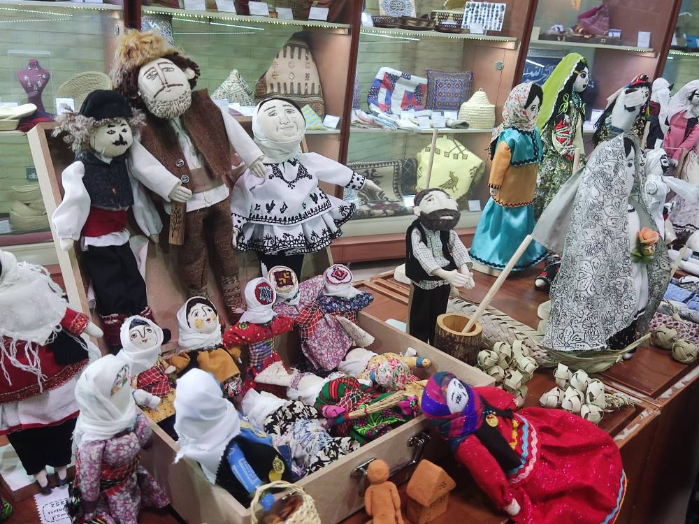 برگزاری نمایشگاه عروسک‌های ملی و قومیتی در وزارت میراث‌فرهنگی