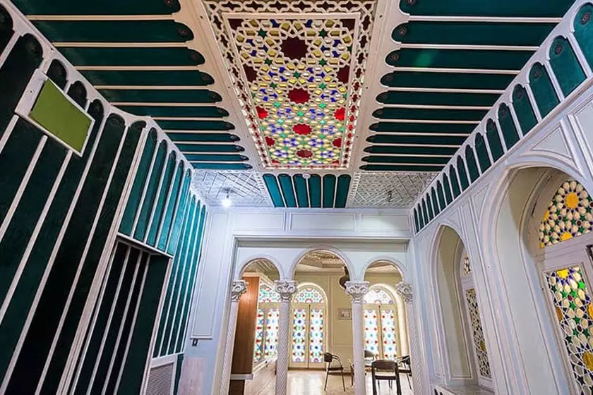 موزه قصر و آئینه روشنایی یزد نمونه‌ای از هنر و زیبایی