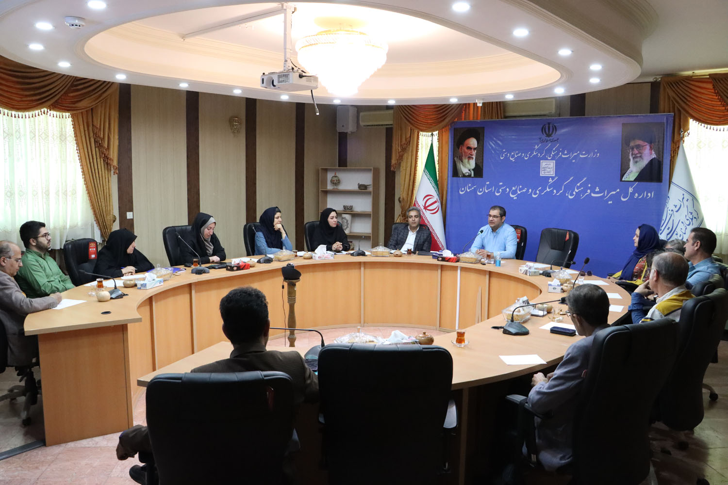 برگزاری نشست تخصصی بررسی راهکارهای رشد تولید سفال و سرامیک استان سمنان