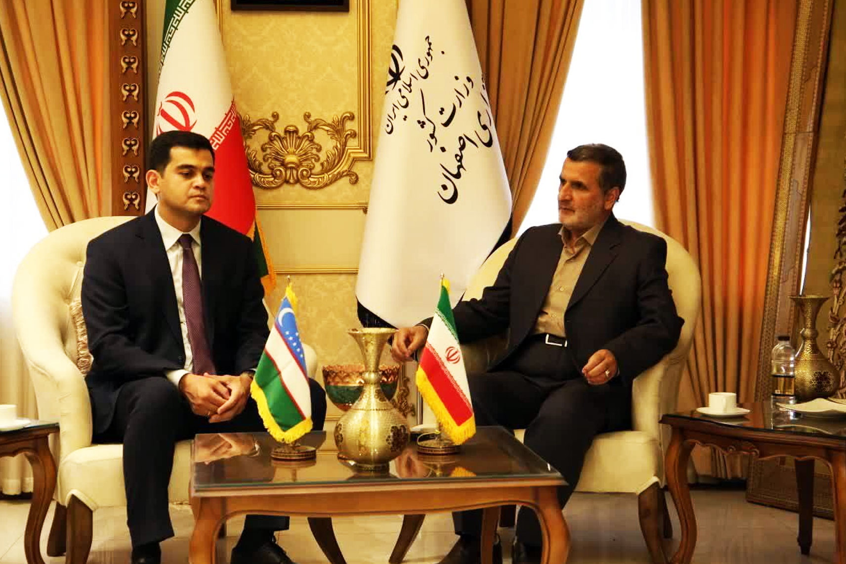برنامه‌ریزی برای گسترش همکاری اصفهان با دو شهر سمرقند و بخارا