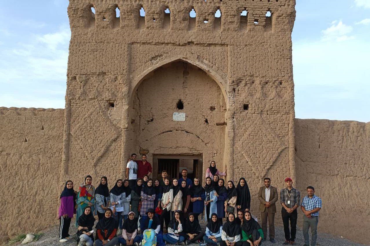 برگزاری تور قلعه‌های تاریخی مهریز