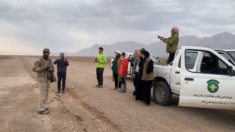 برگزاری کارگاه آموزشی یک روز با محیط‌بان در منطقه کالمند بهادران مهریز