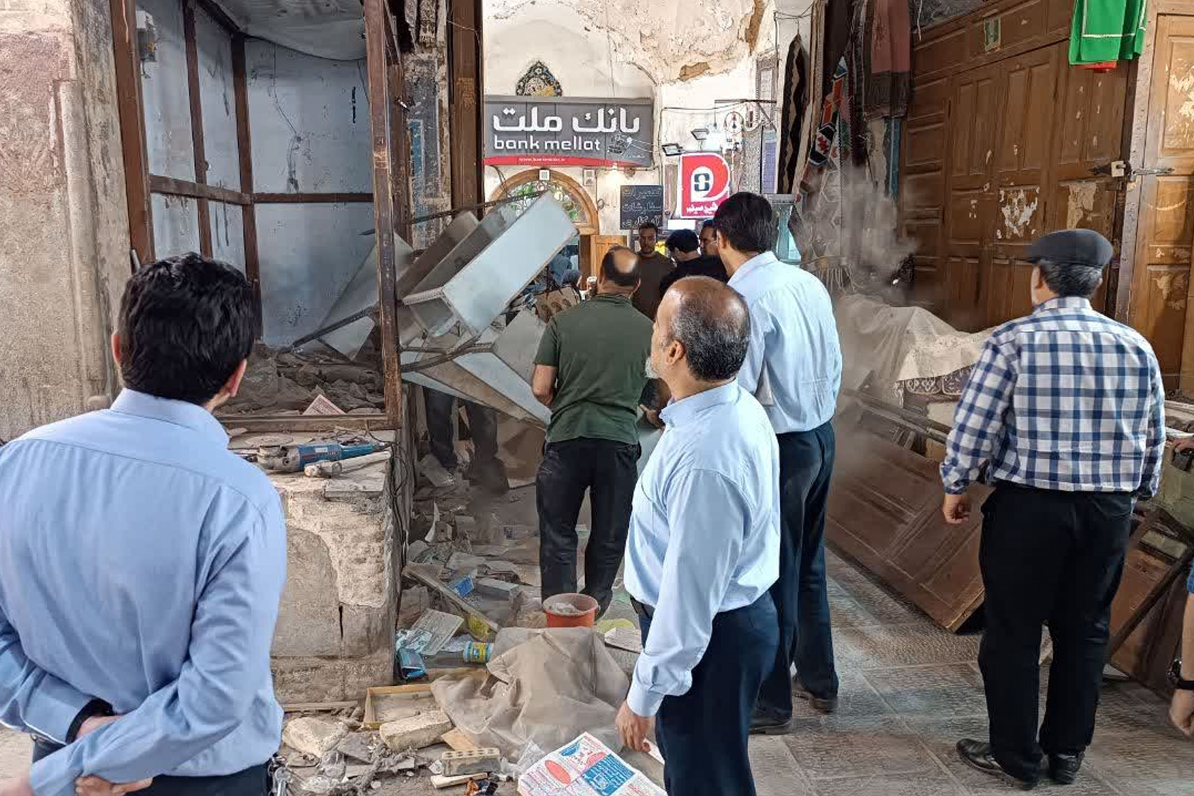 رفع تصرف از فضاهای عمومی بازار تاریخی اصفهان