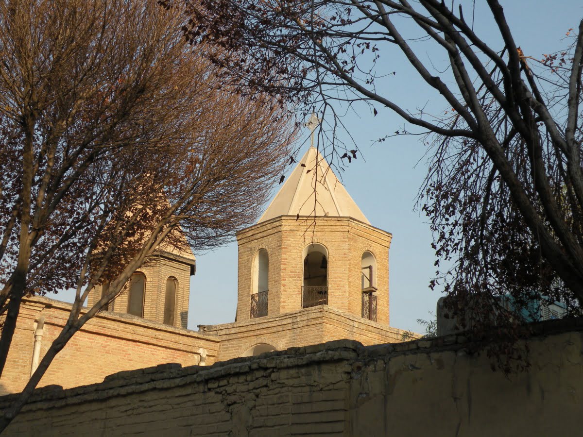عناصر جزئیات بنای 12 کلیسای قدیمی تهران بررسی شد