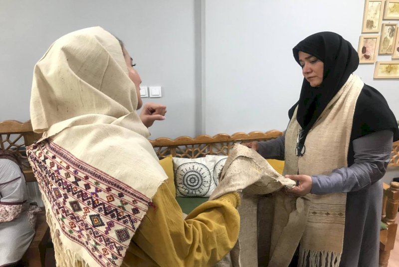 صنایع‌دستی نقش موثری در ترویج فرهنگ حجاب و عفاف بر عهده دارد
