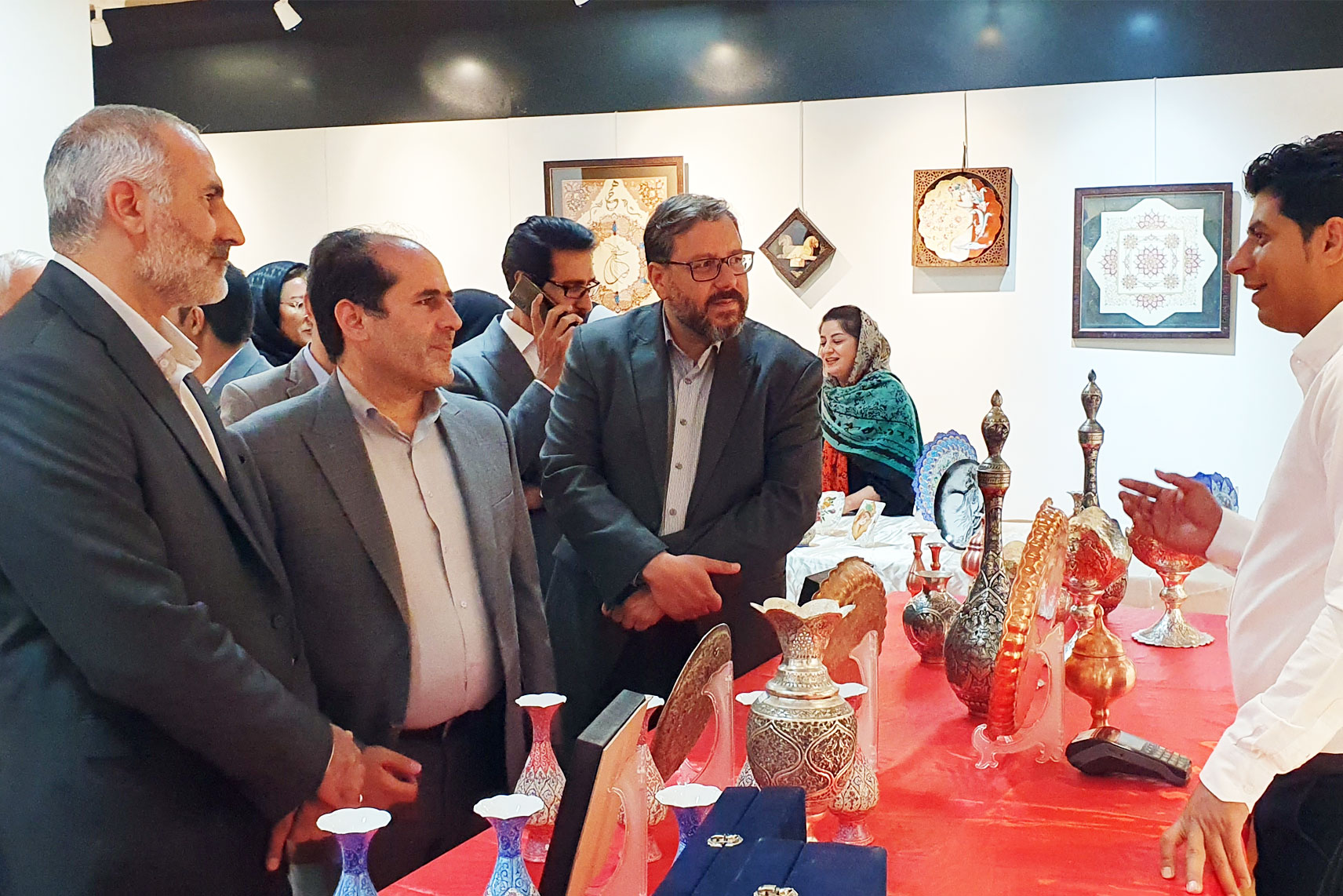 برگزاری نمایشگاه صنایع‌دستی در شاهین‌شهر اصفهان