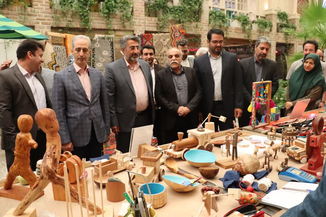 نمایشگاه تخصصی صنایع‌دستی در مجموعه هارمونیک سنتر افتتاح شد