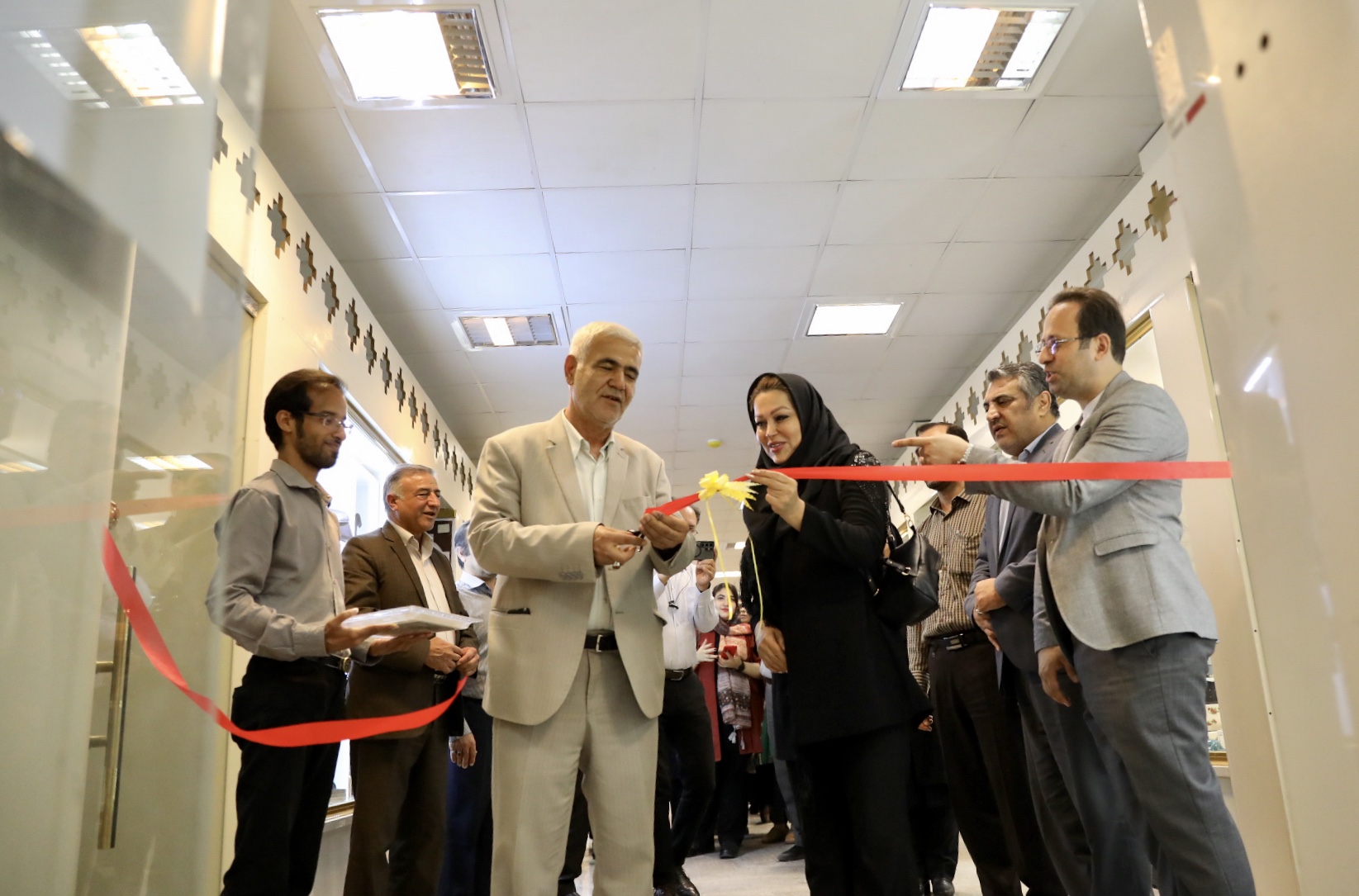 افتتاحیه نمایشگاه صنایع‌دستی و سوغات در اهواز