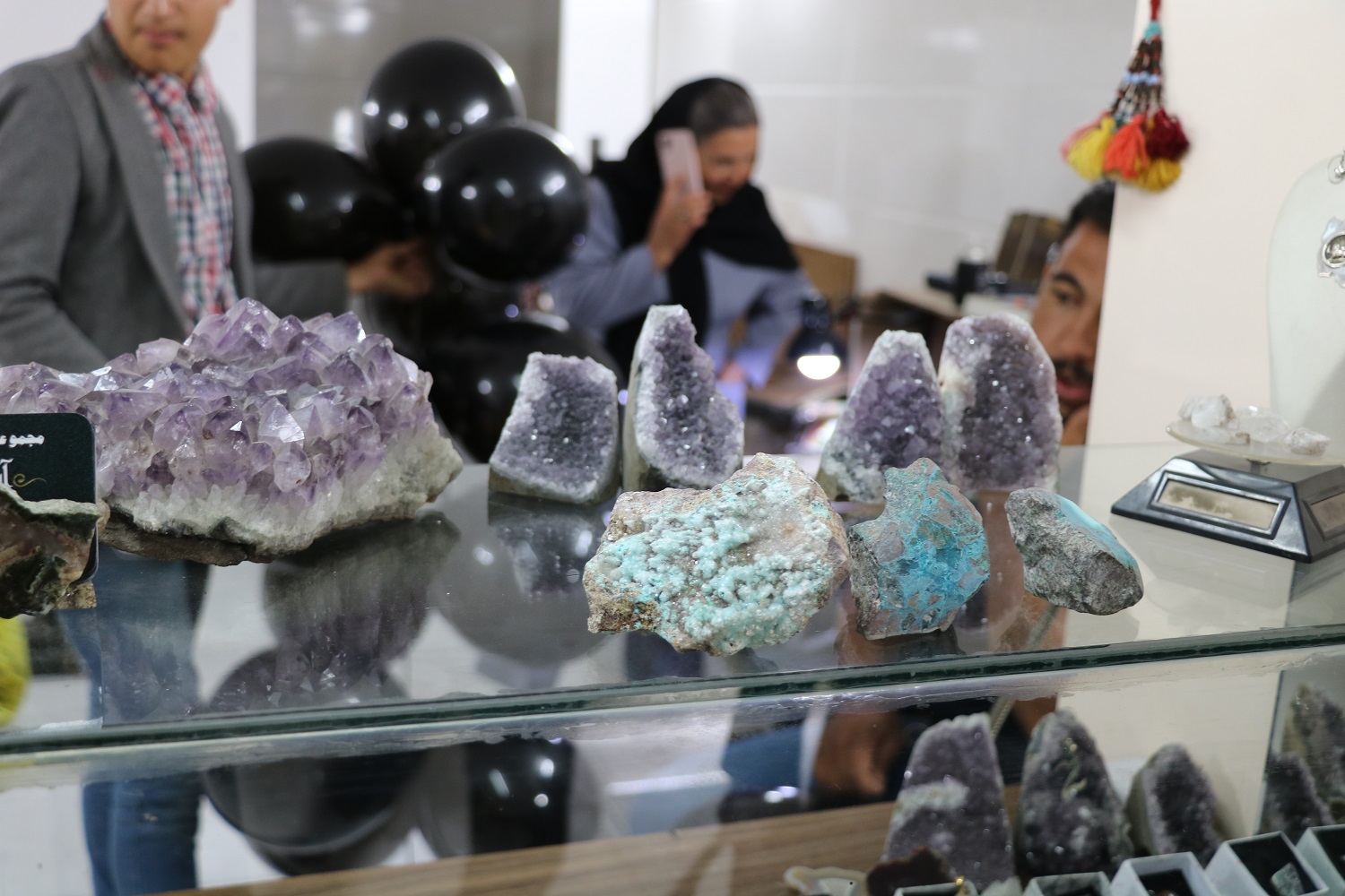 افتتاح کارگاه تراش سنگ‌های قیمتی و نیمه‌قیمتی در بجنورد/69 رشته صنایع‌دستی در خراسان شمالی فعال است