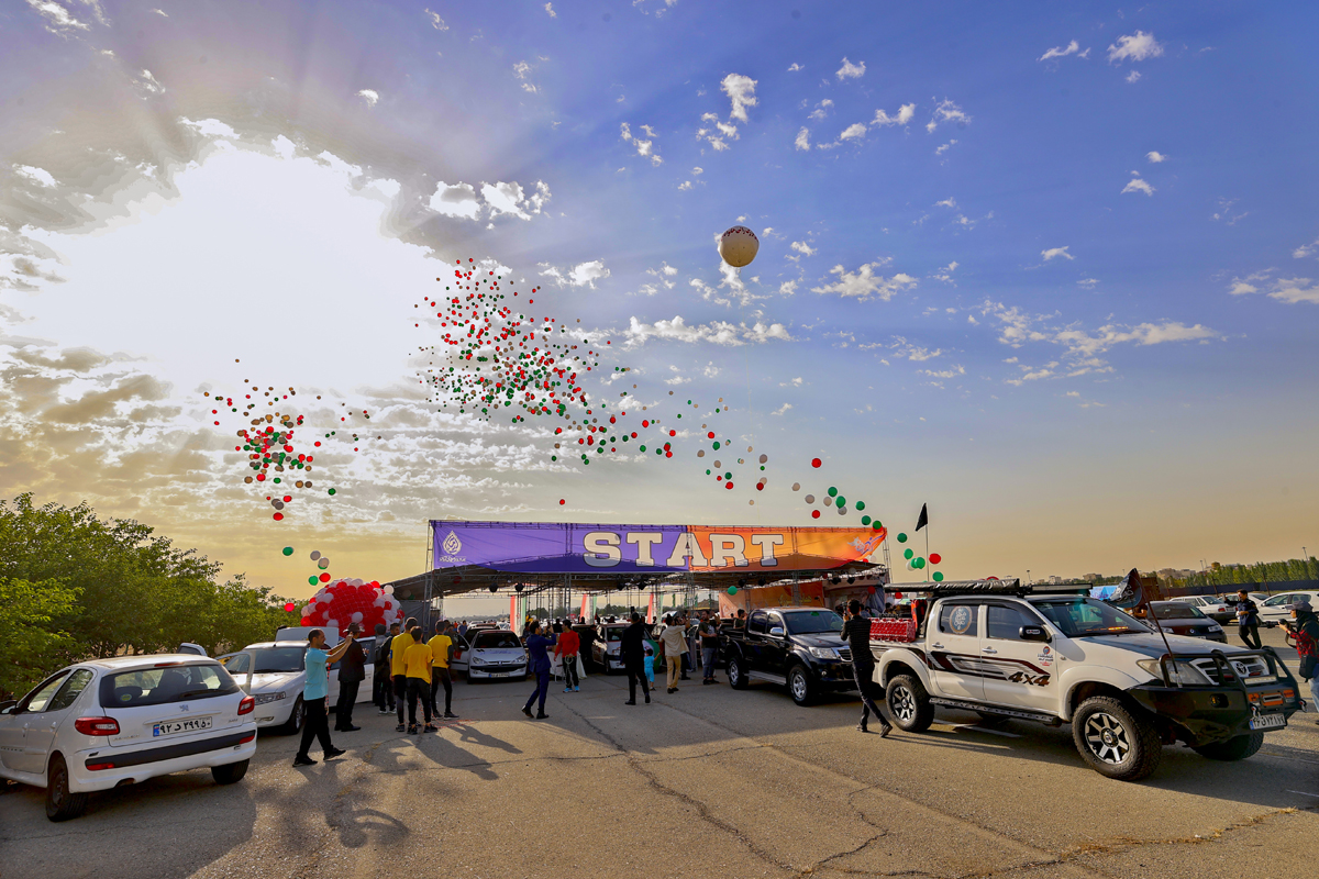 بزرگترین رالی گردشگری خانوادگی شهری با همکاری کانون جهانگردی و اتومبیلرانی در تهران