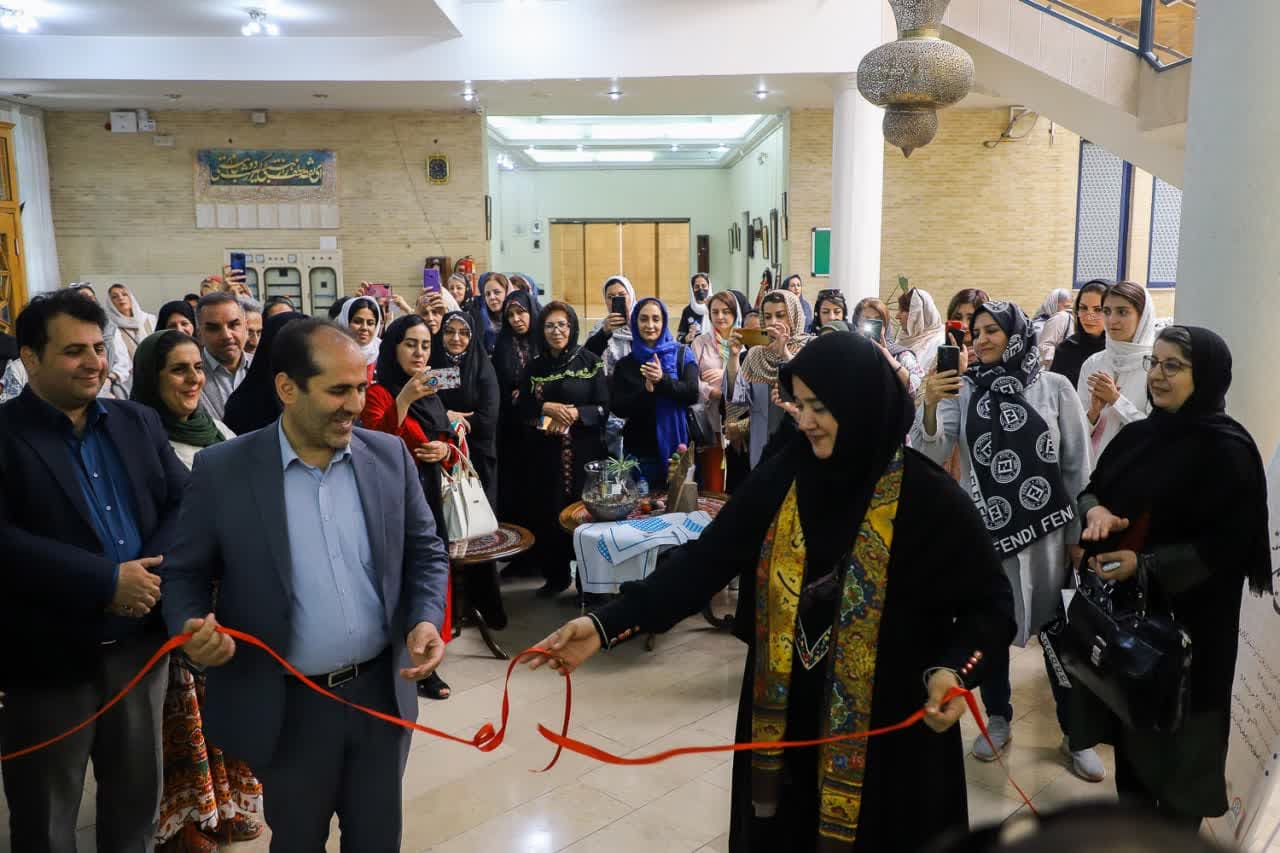 افتتاح نمایشگاه ملی رودوزی های سنتی در اصفهان