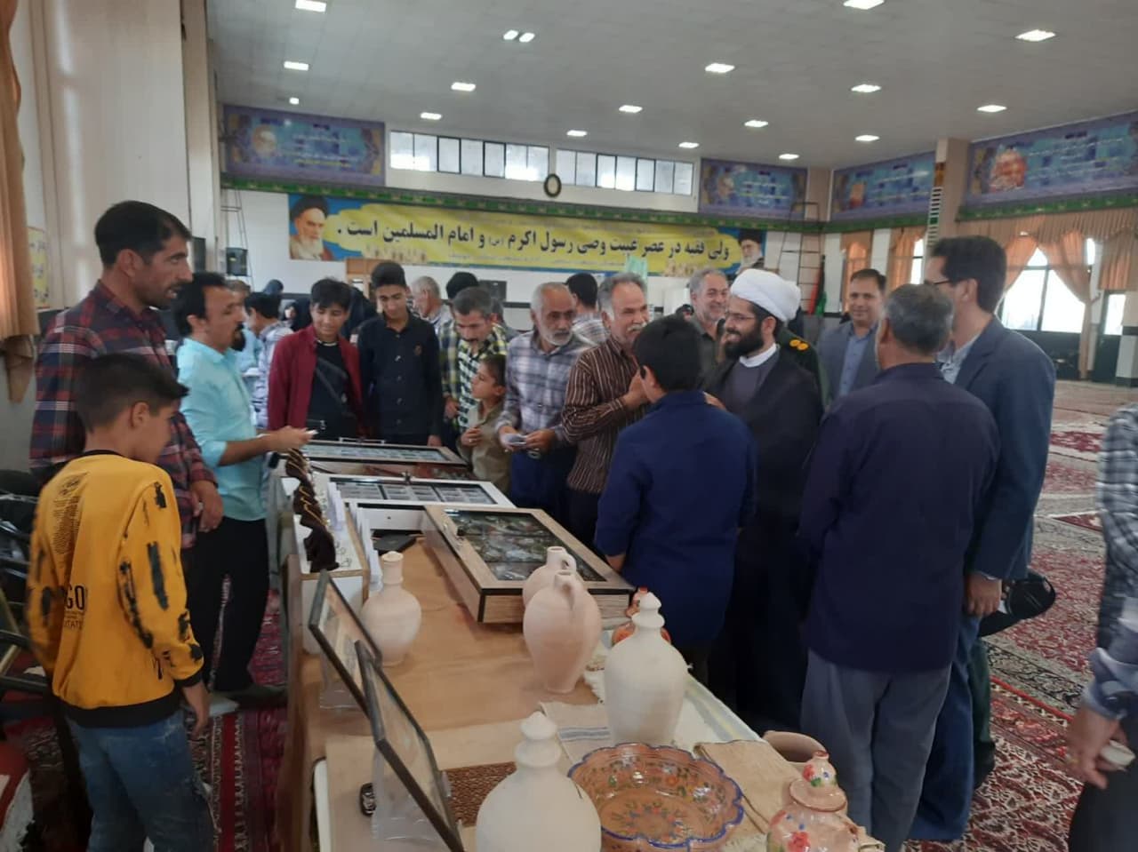 برپایی میز خدمت و نمایشگاه صنایع‌دستی در نماز جمعه خوسف