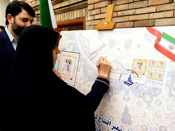 دبیرخانه «تبریز، شهر جهانی فرش دست‌باف» به‌دست احمدی‌پور افتتاح شد