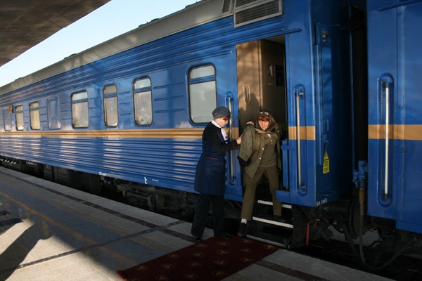 ورود اولین قطار حامل گردشگران خارجی به اصفهان در سال 96