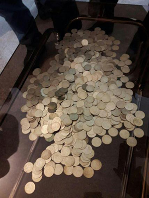 کشف 1072 سکه تاریخی در کهگیلویه