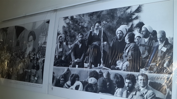 نمایشگاه عکس های انقلاب اسلامی در کاخ گلستان