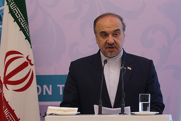 گردشگری می تواند به عنوان ابزاری کارآمد در دیپلماسی عمومی و پل ارتباطی میان ملت ها و اقوام گوناگون عمل کند