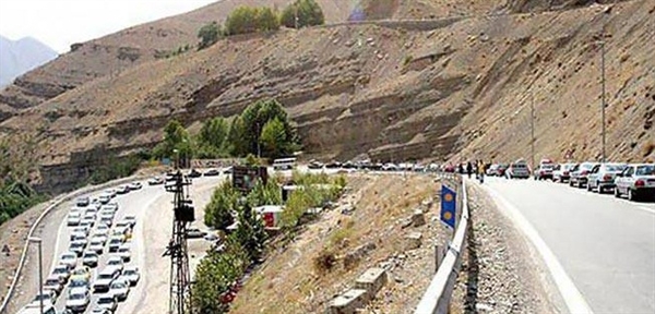 جایگاه سوخت موقت در جاده چالوس ایجاد شد