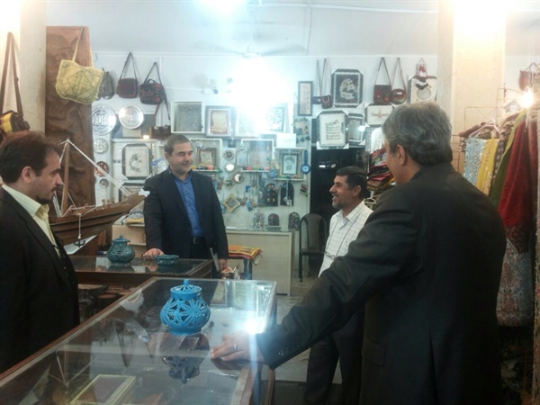 معاون صنایع دستی سازمان از کارگاه های صنایع دستی بوشهربازدید کرد