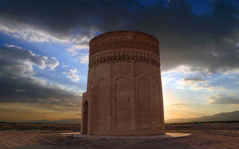 برج مهماندوست در سمنان