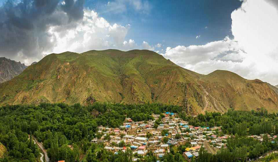  روستای گردشگری خاروانا در شهرستان ورزقان