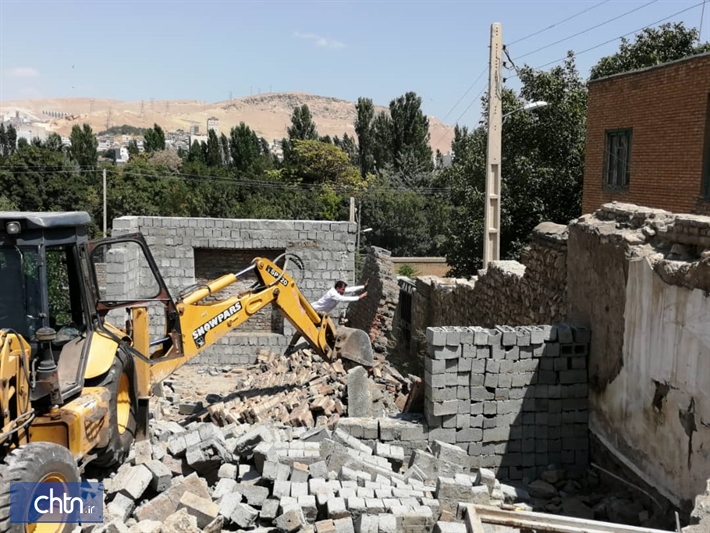 ساخت‌و‌ساز غیرمجاز در حریم حوضخانه تاریخی شاه‌درویش مهاباد تخریب شد