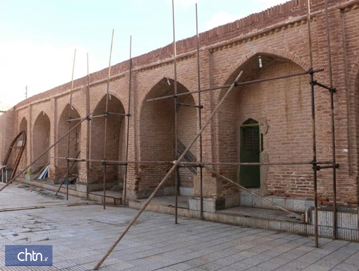 آغاز بازسازی دیواره شرقی بنای تاریخی مسجد جامع چشام در داورزن