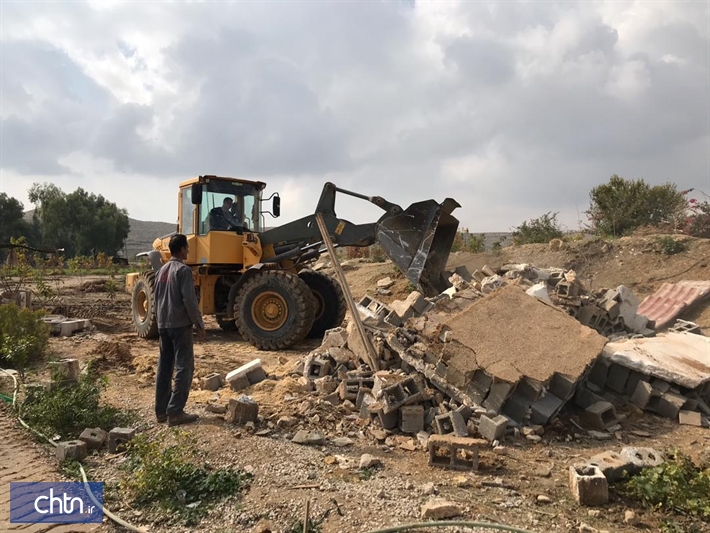 تخریب ساخت‌وسازهای غیرمجاز در اطراف کاخ اردشیر